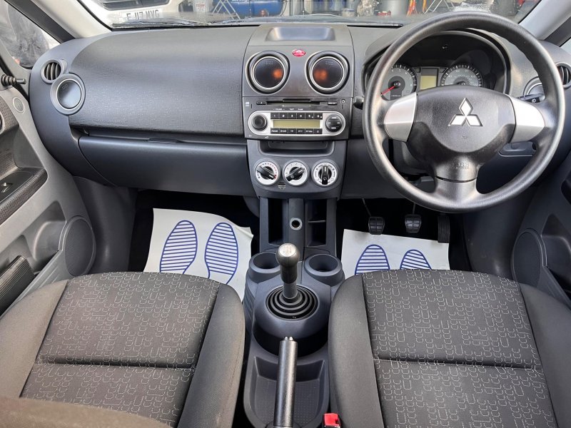 MITSUBISHI COLT
