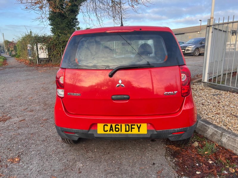 MITSUBISHI COLT