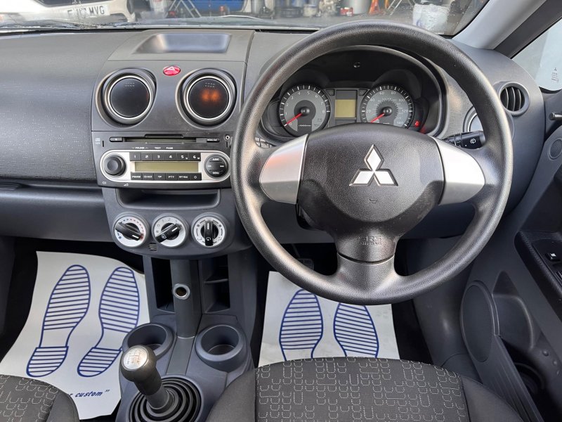 MITSUBISHI COLT