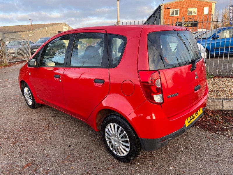 MITSUBISHI COLT
