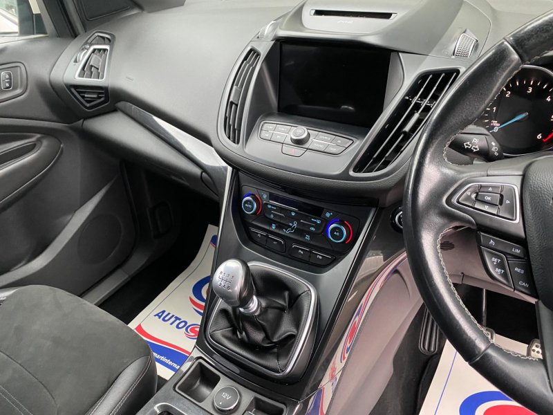 FORD KUGA