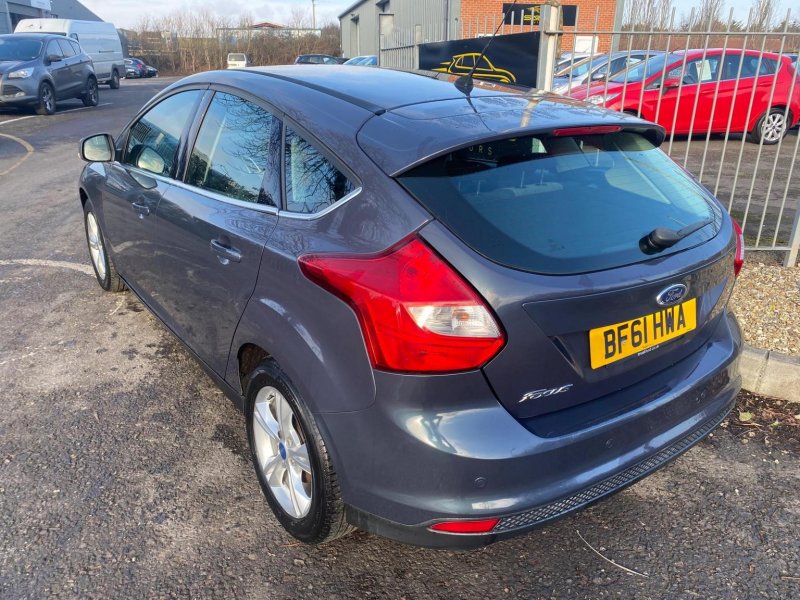 FORD FOCUS