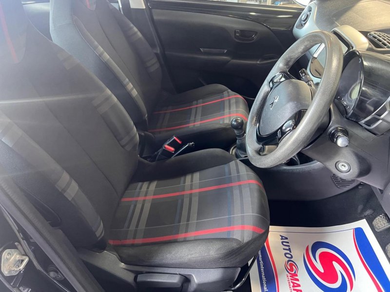 PEUGEOT 108