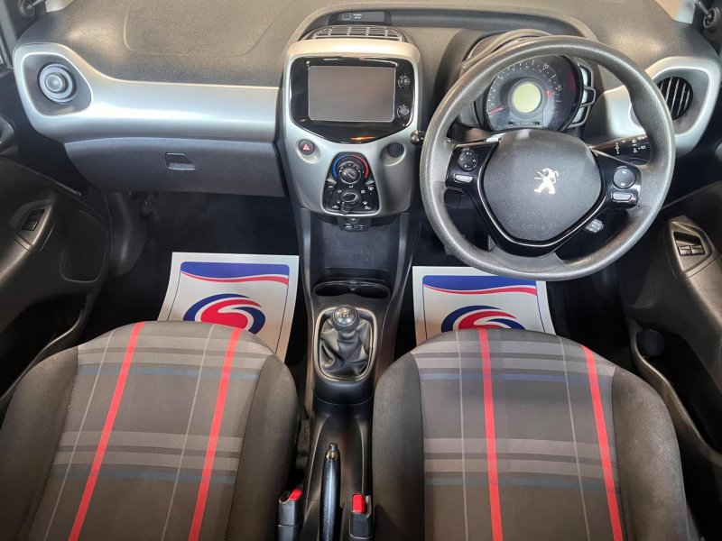 PEUGEOT 108
