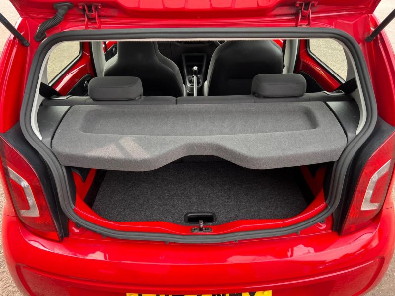 VOLKSWAGEN UP