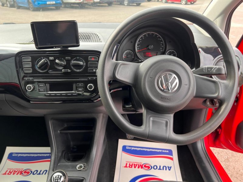 VOLKSWAGEN UP