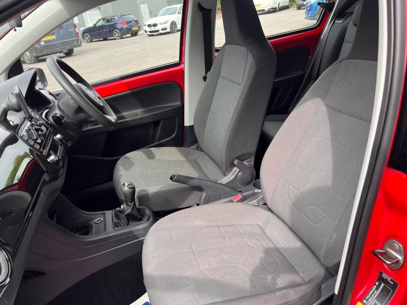 VOLKSWAGEN UP