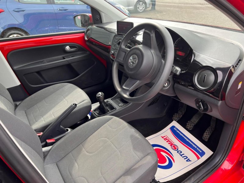 VOLKSWAGEN UP