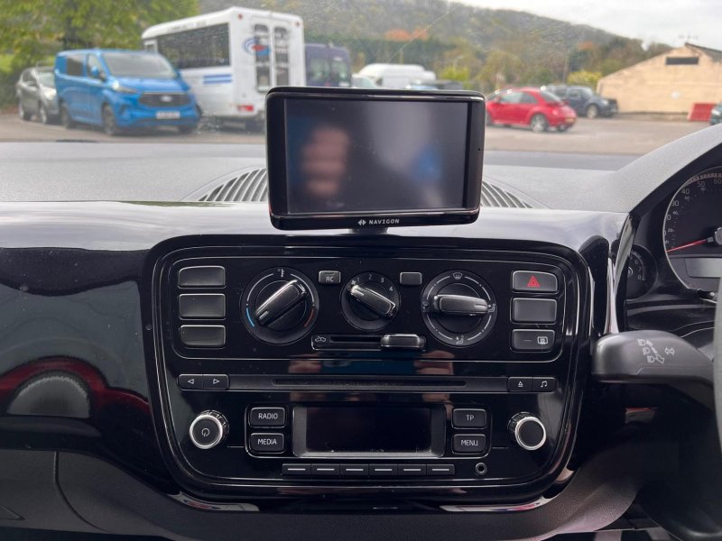 VOLKSWAGEN UP