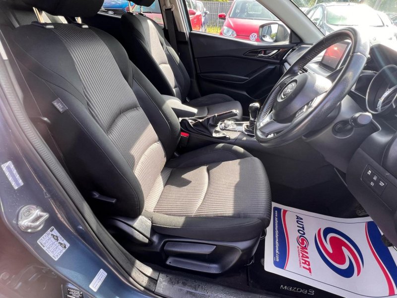 MAZDA MAZDA3