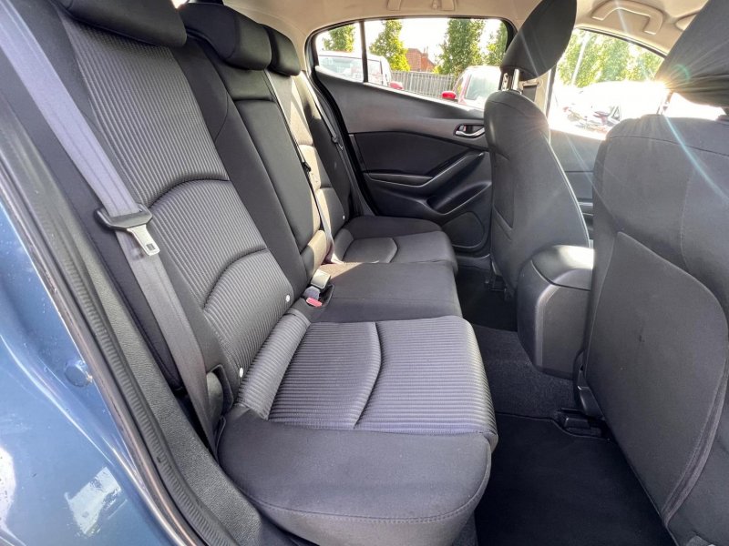 MAZDA MAZDA3