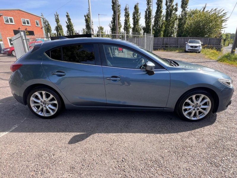 MAZDA MAZDA3