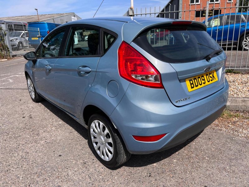 FORD FIESTA